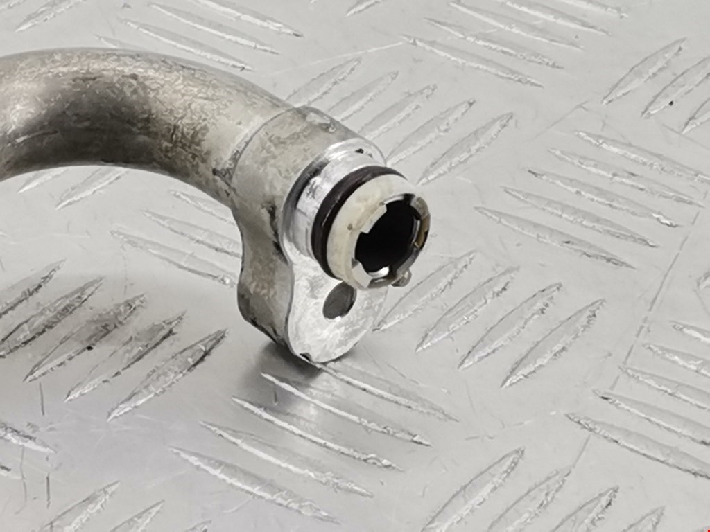 Трубка кондиционера BMW 5er 5 серия F10/F11/F07 2009-2017