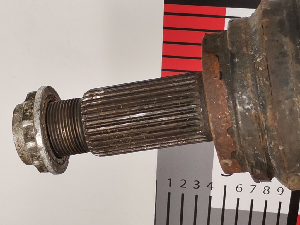 Полуось (привод, приводной вал) передняя правая BMW X5 E70 2007-2013