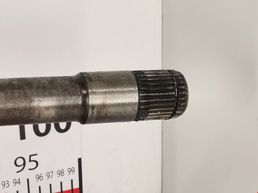 Полуось (привод, приводной вал) передняя правая BMW X5 E70 2007-2013