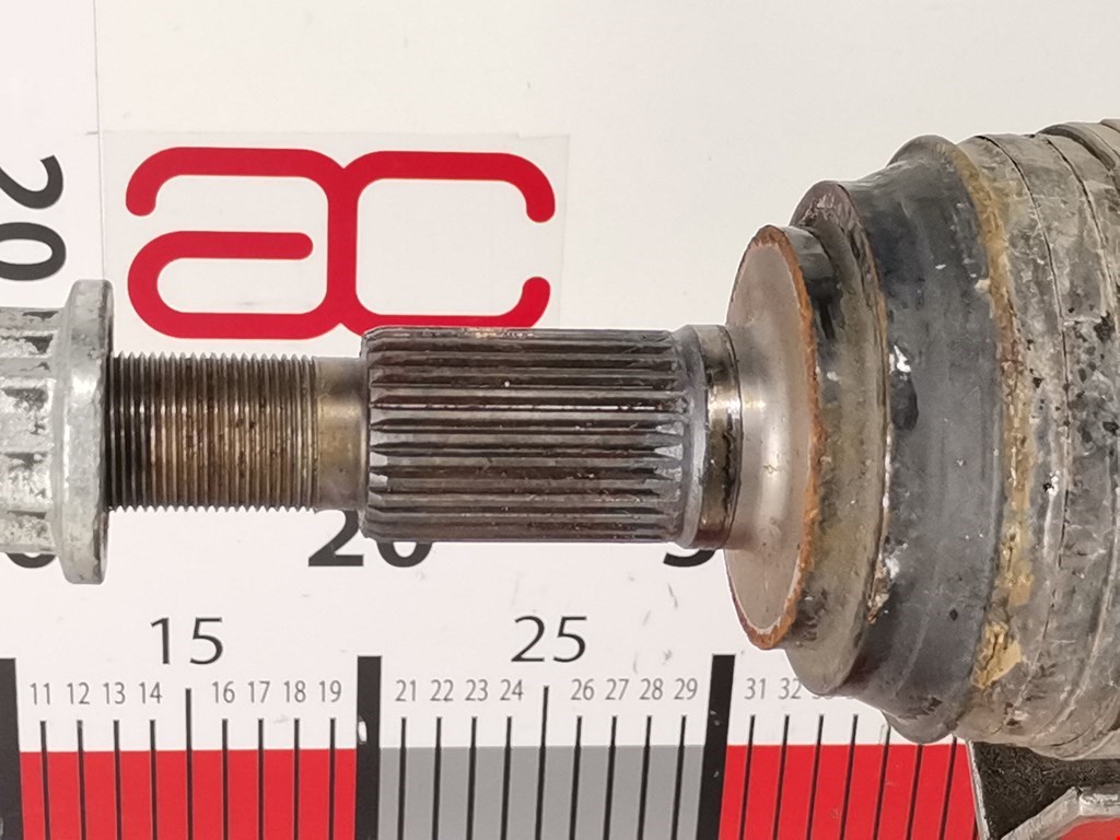 Полуось (привод, приводной вал) передняя левая VOLKSWAGEN Touareg 2010-2018