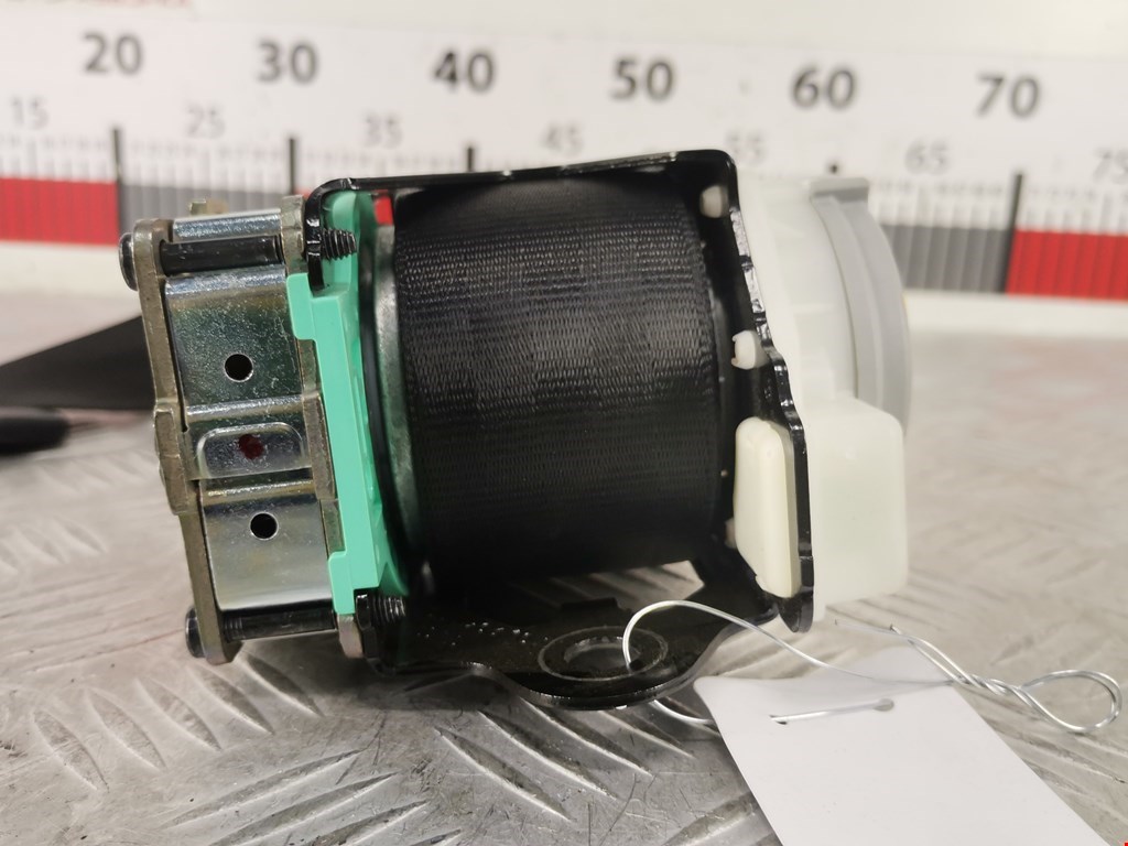 Ремень безопасности задний левый VOLKSWAGEN Touareg 2010-2018