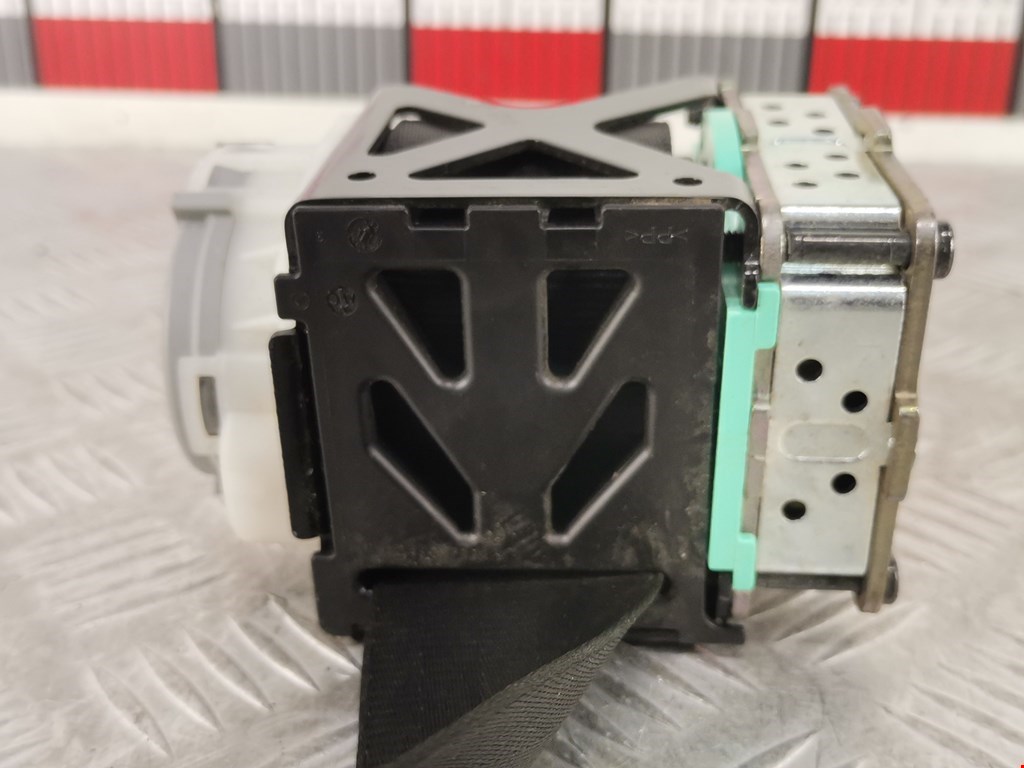 Ремень безопасности задний левый VOLKSWAGEN Touareg 2010-2018