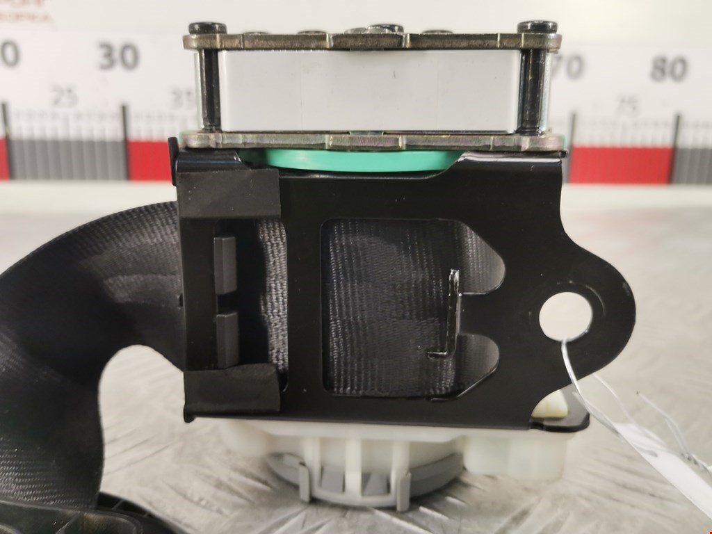 Ремень безопасности задний левый VOLKSWAGEN Touareg 2010-2018