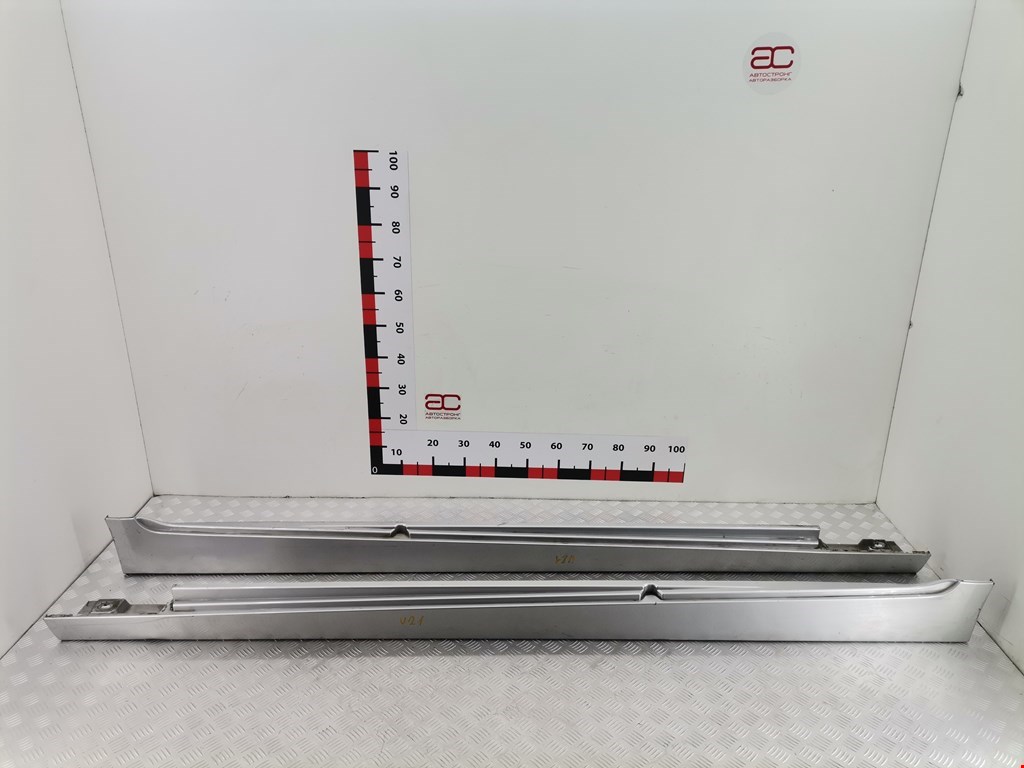 Накладка декоративная на порог правая BMW 5-Series (F07/F10/F11/F18) (2009-2017)