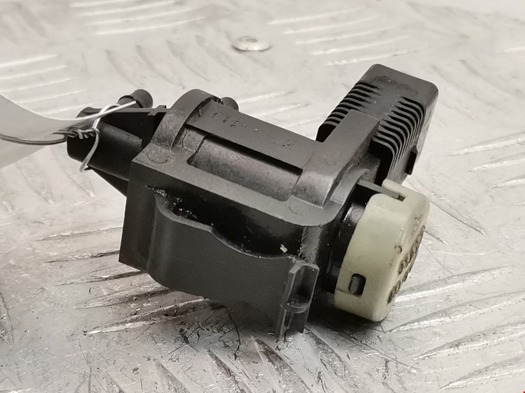 Клапан электромагнитный AUDI A4 B7 2004-2007