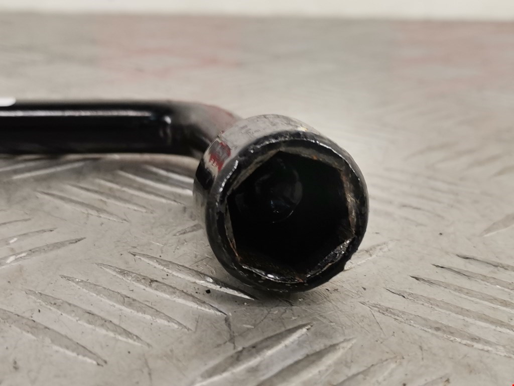 Ключ балонный SUBARU Outback 2009-2014