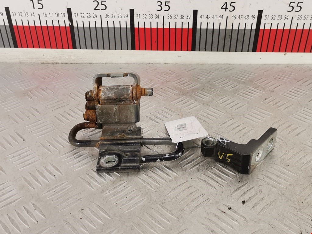 Петля двери передней правой Audi Q7 4L (2005-2015)