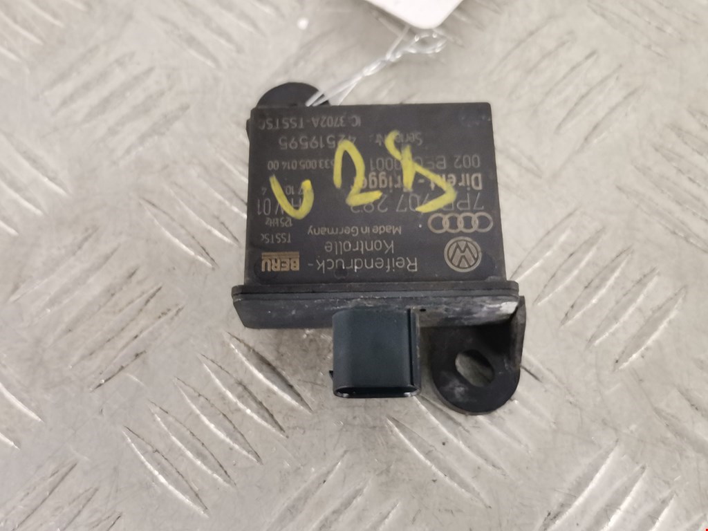 Блок контроля давления в шинах (RDC) Volkswagen Touareg 2 (2010-2018)