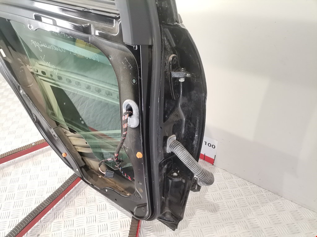 Дверь задняя левая MERCEDES-BENZ C-Class C-klasse W204 2007-2015