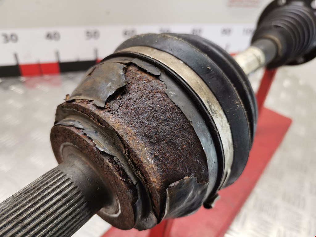 Полуось (привод, приводной вал) передняя левая VOLKSWAGEN Touareg 2002-2010