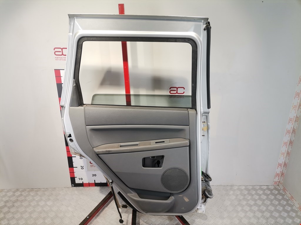 Дверь задняя левая JEEP Grand Cherokee WK 2004-2010