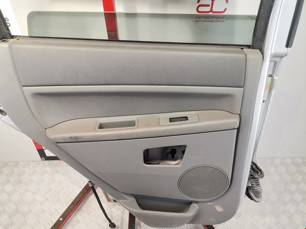 Дверь задняя левая JEEP Grand Cherokee WK 2004-2010