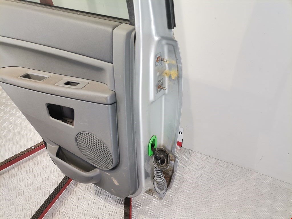 Дверь задняя левая JEEP Grand Cherokee WK 2004-2010