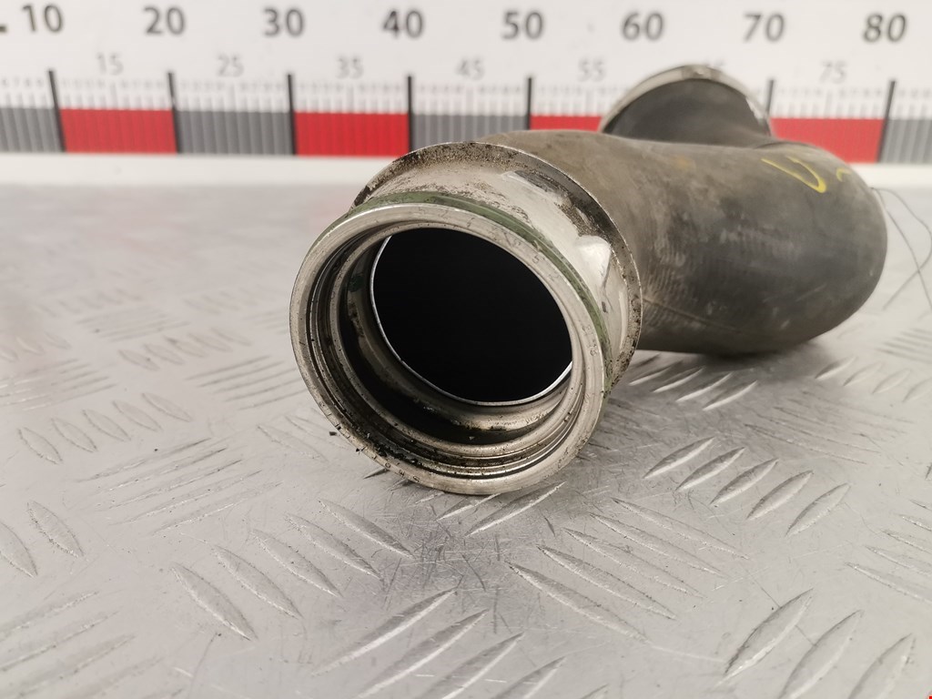 Патрубок интеркулера VOLKSWAGEN Jetta VI 2011-2017