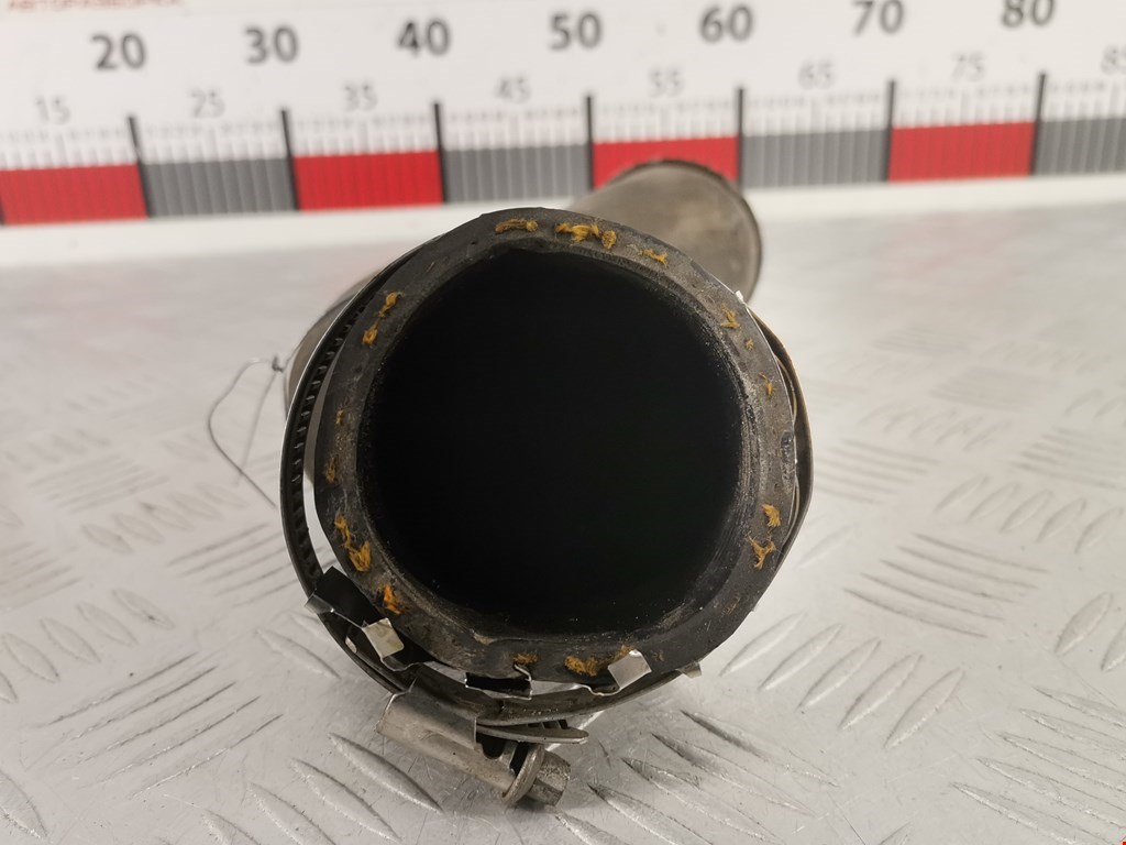 Патрубок интеркулера VOLKSWAGEN Jetta VI 2011-2017