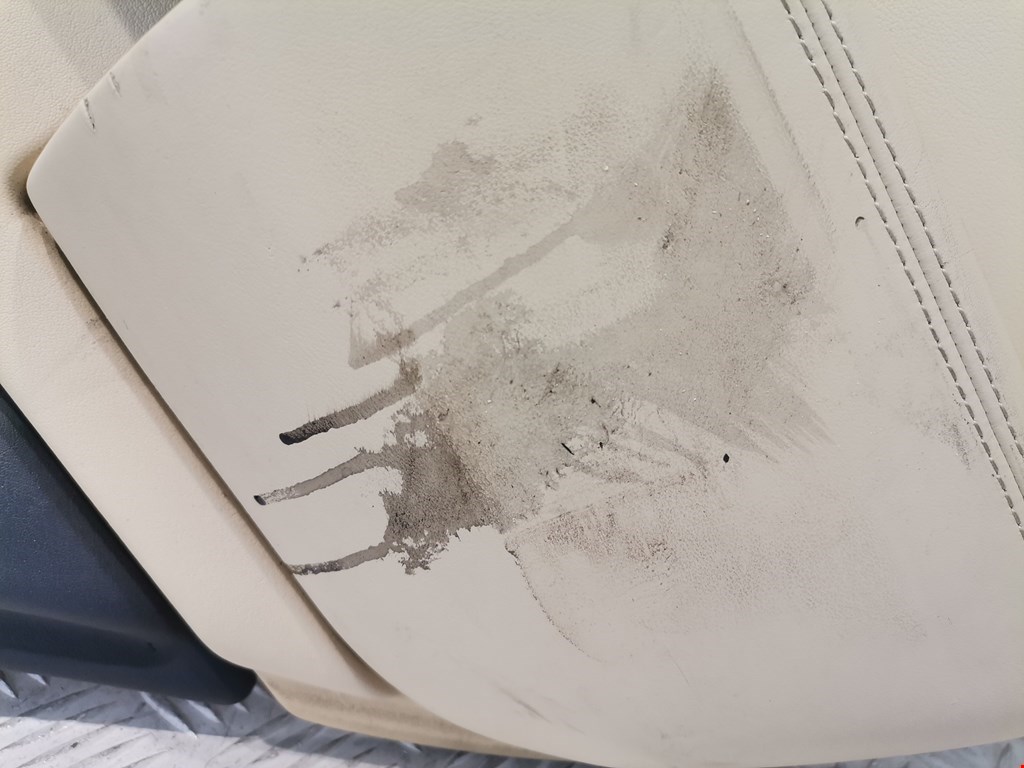 Обшивка двери задняя правая LAND ROVER Range Rover 2002-2012