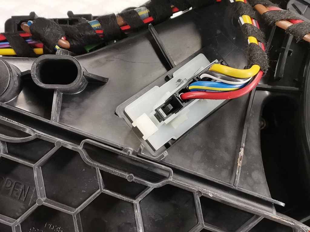 Резистор отопителя (сопротивление печки) VOLKSWAGEN Jetta VI 2011-2017