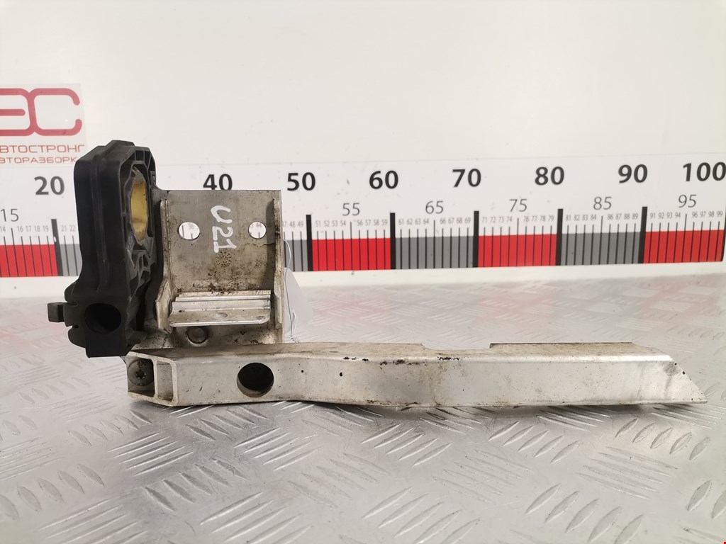 Кронштейн (крепление) радиатора BMW 5er 5 серия F10/F11/F07 2009-2017