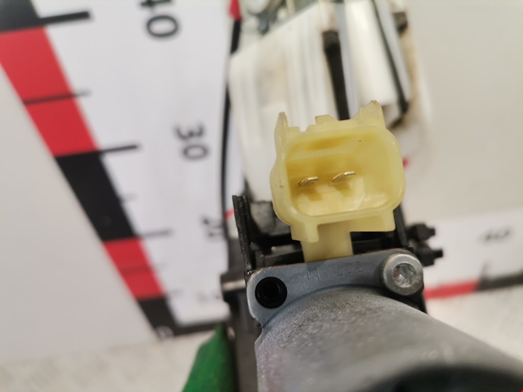 Стеклоподъемник передний правый FORD Fiesta 2008-2012