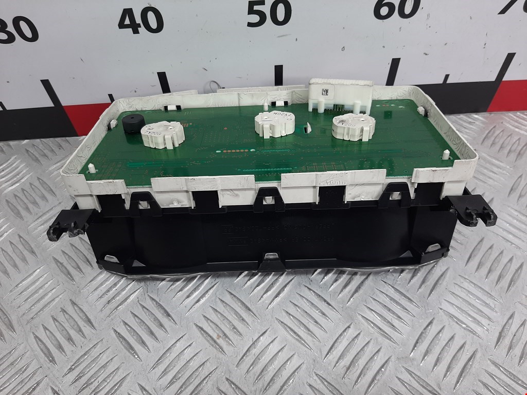 Панель приборов (щиток) NISSAN Note E11 2005-2014