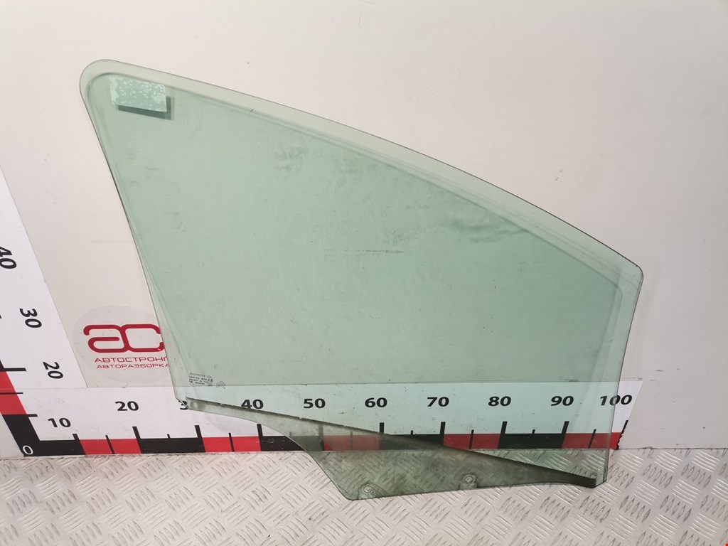 Стекло двери переднее левое CITROEN C3 2009-2016