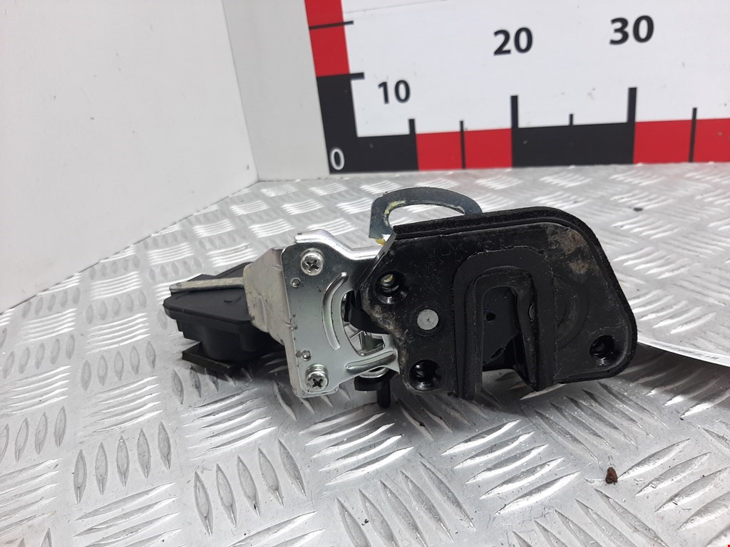 Замок двери задней левой KIA Sportage II 2004-2010