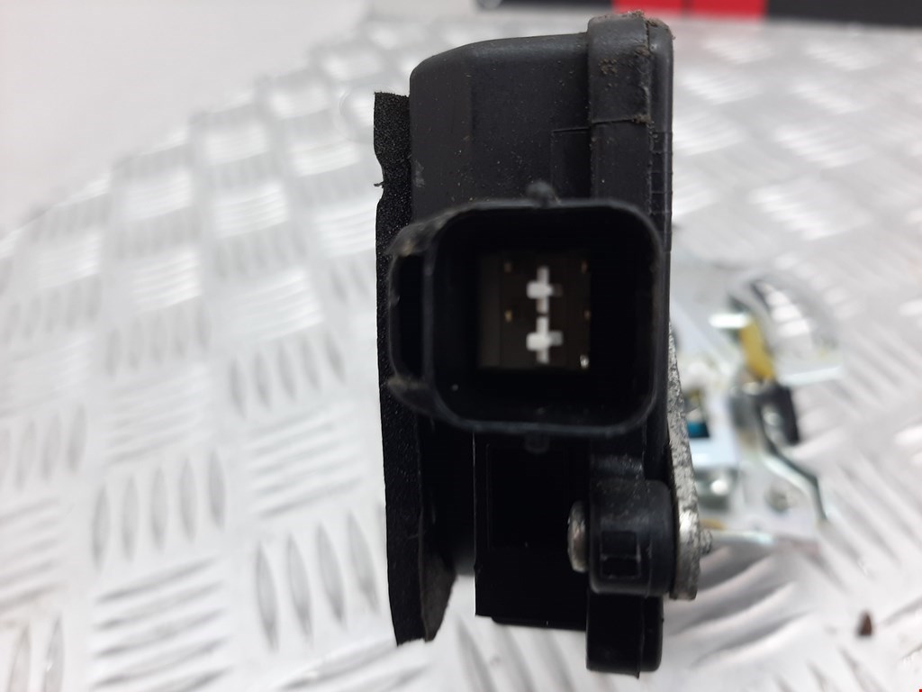 Замок двери задней левой KIA Sportage II 2004-2010