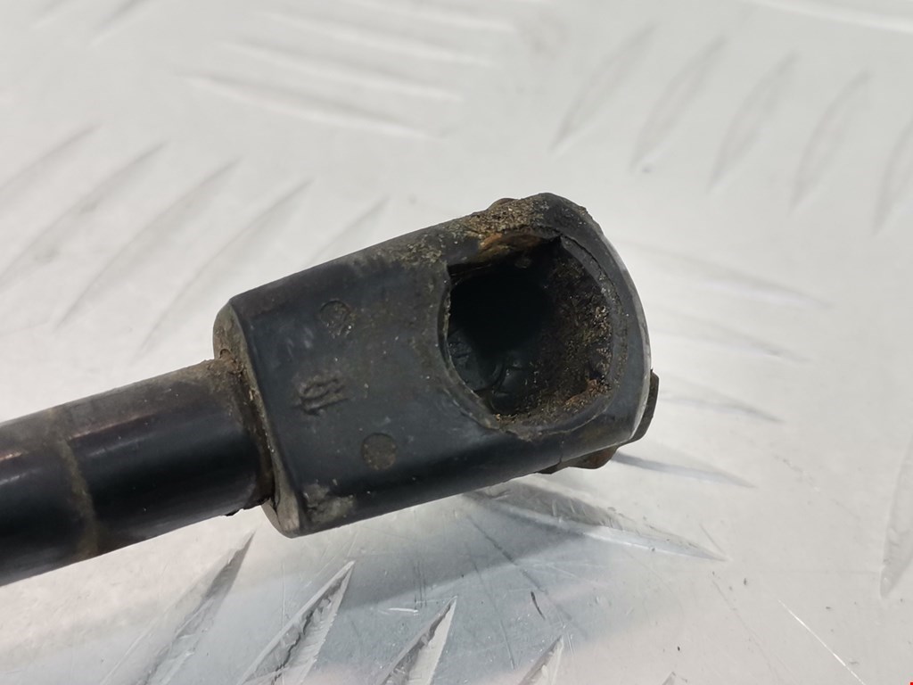 Амортизатор крышки (двери) багажника CHEVROLET Equinox 2009-2017