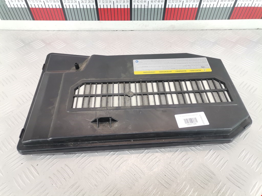 Крепление (корпус) аккумулятора Volkswagen Touareg 2 (2010-2018)