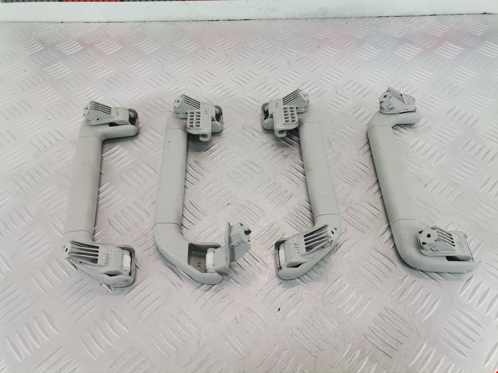 Ручка внутренняя потолочная (потолка салона) VOLKSWAGEN Touareg 2010-2018