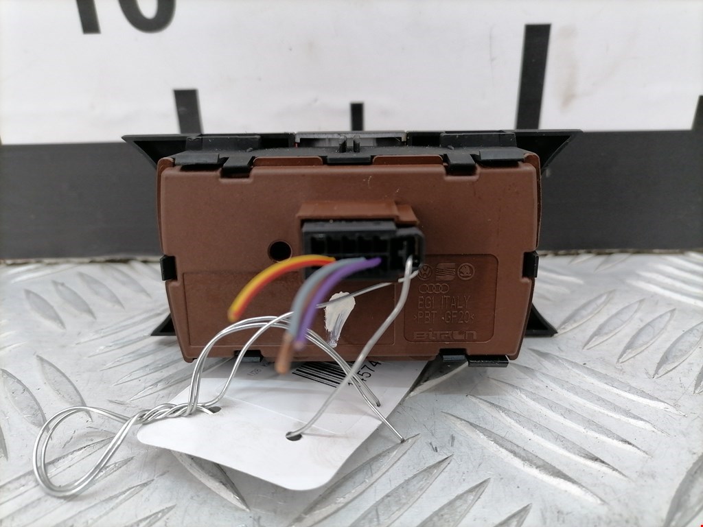 Кнопка антипробуксовочной системы VOLKSWAGEN Touareg 2010-2018