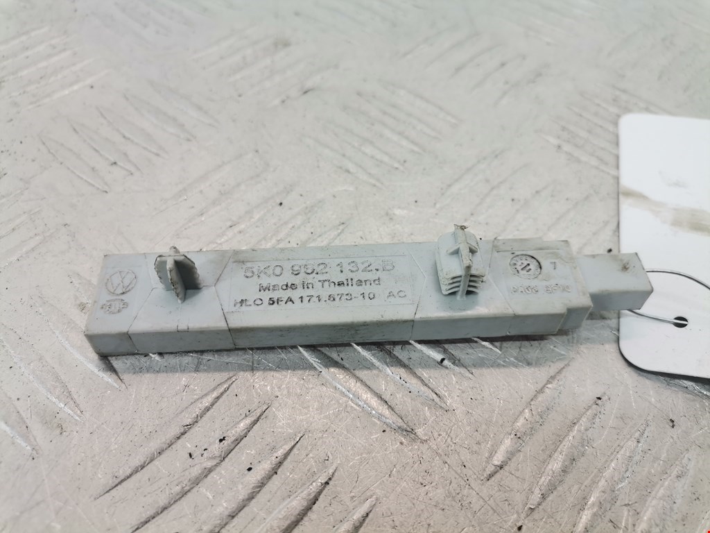 Усилитель антенны VOLKSWAGEN Jetta VI 2011-2017