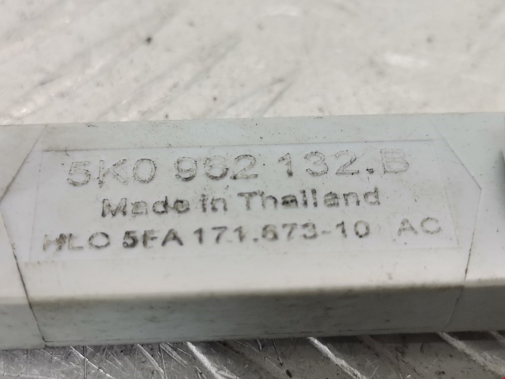 Усилитель антенны VOLKSWAGEN Jetta VI 2011-2017