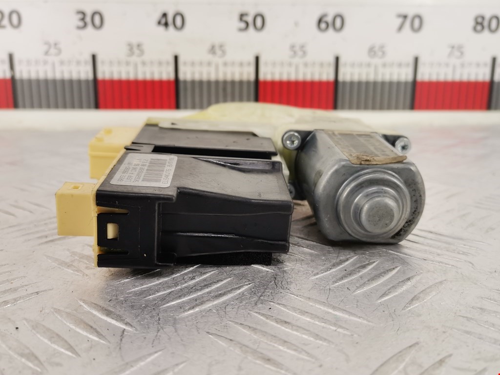 Моторчик (двигатель) стеклоподъемника CITROEN C4 I 2004-2014