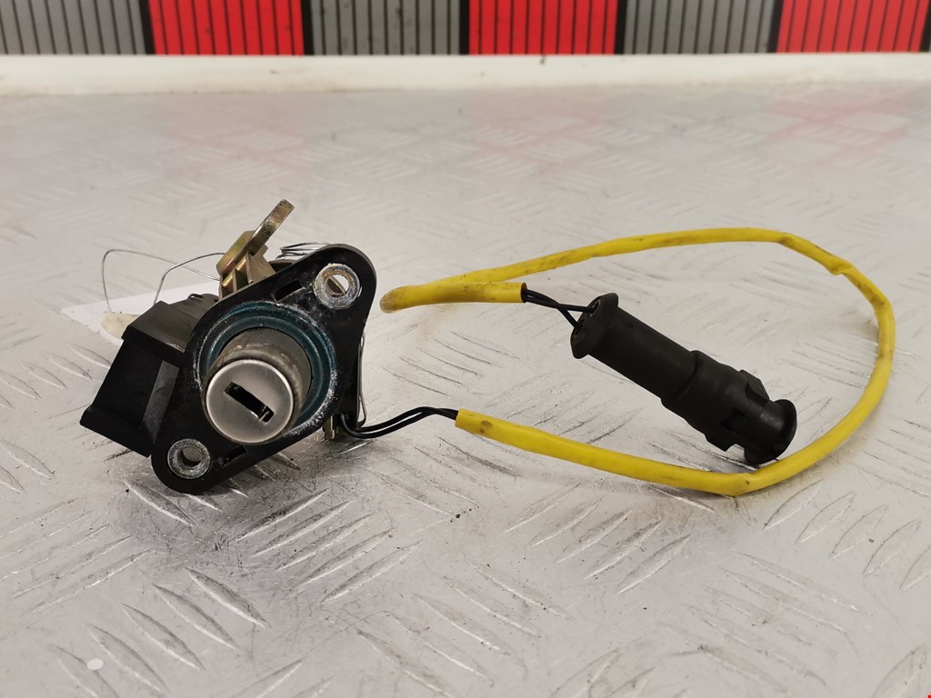 Личинка замка багажника Opel Astra F (1991-1999)