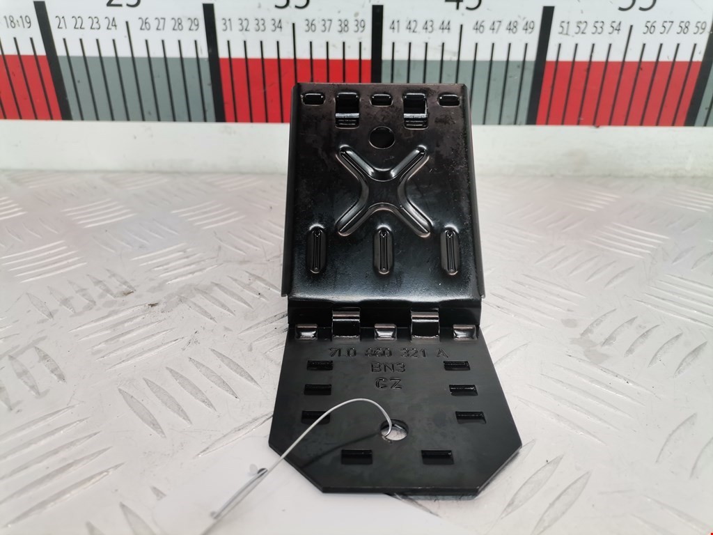 Упор противооткатный AUDI Q7 I 2006-2015