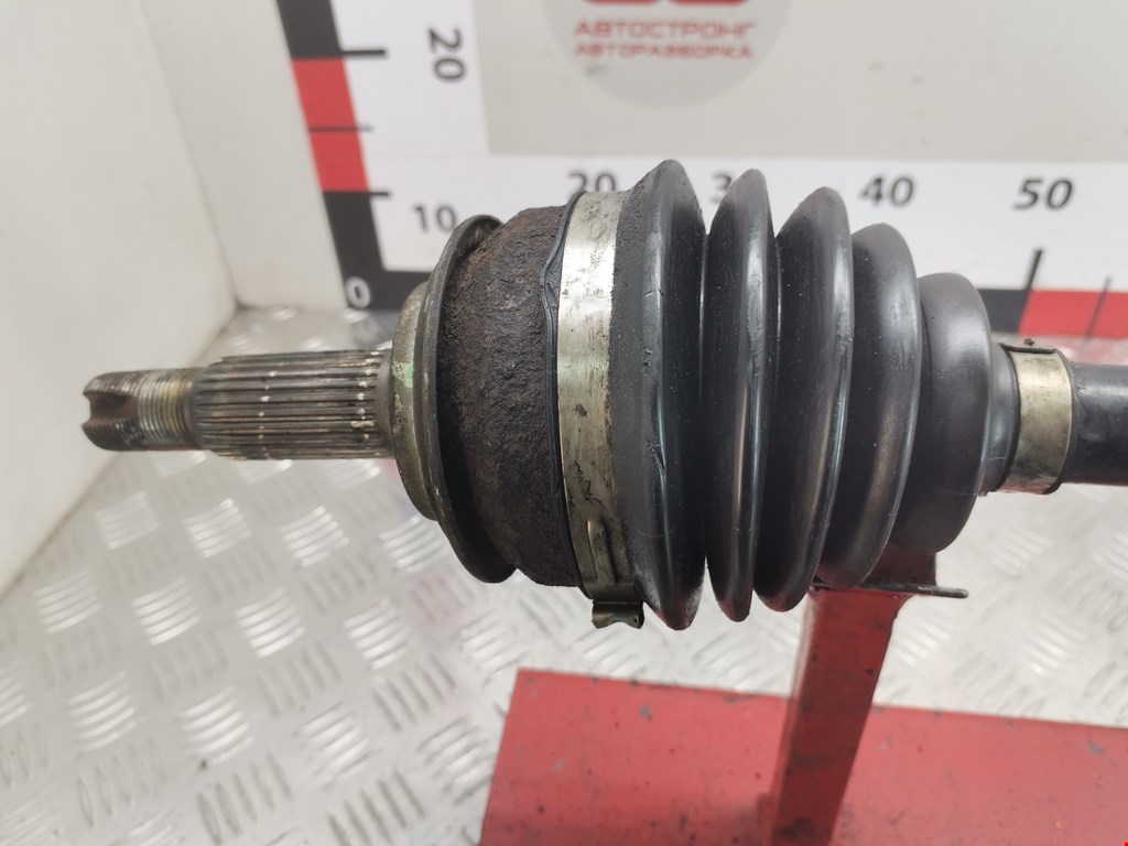 Полуось (привод, приводной вал) передняя левая TOYOTA Yaris II XP50 2005-2011