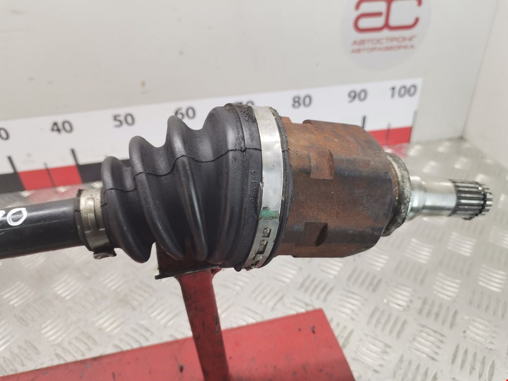 Полуось (привод, приводной вал) передняя левая TOYOTA Yaris II XP50 2005-2011
