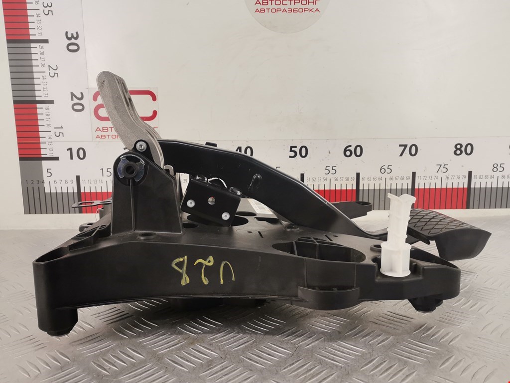 Блок педалей (педальный узел) VOLKSWAGEN Touareg 2010-2018