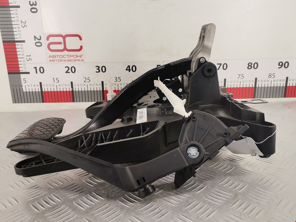 Блок педалей (педальный узел) VOLKSWAGEN Touareg 2010-2018