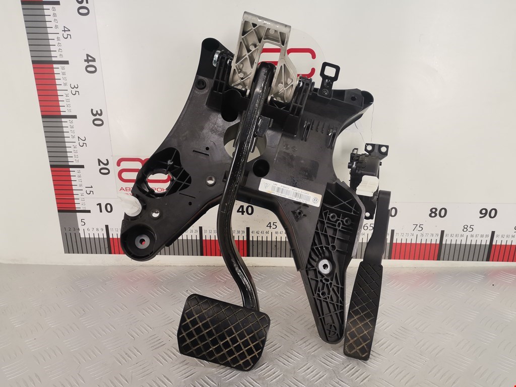 Блок педалей (педальный узел) VOLKSWAGEN Touareg 2010-2018