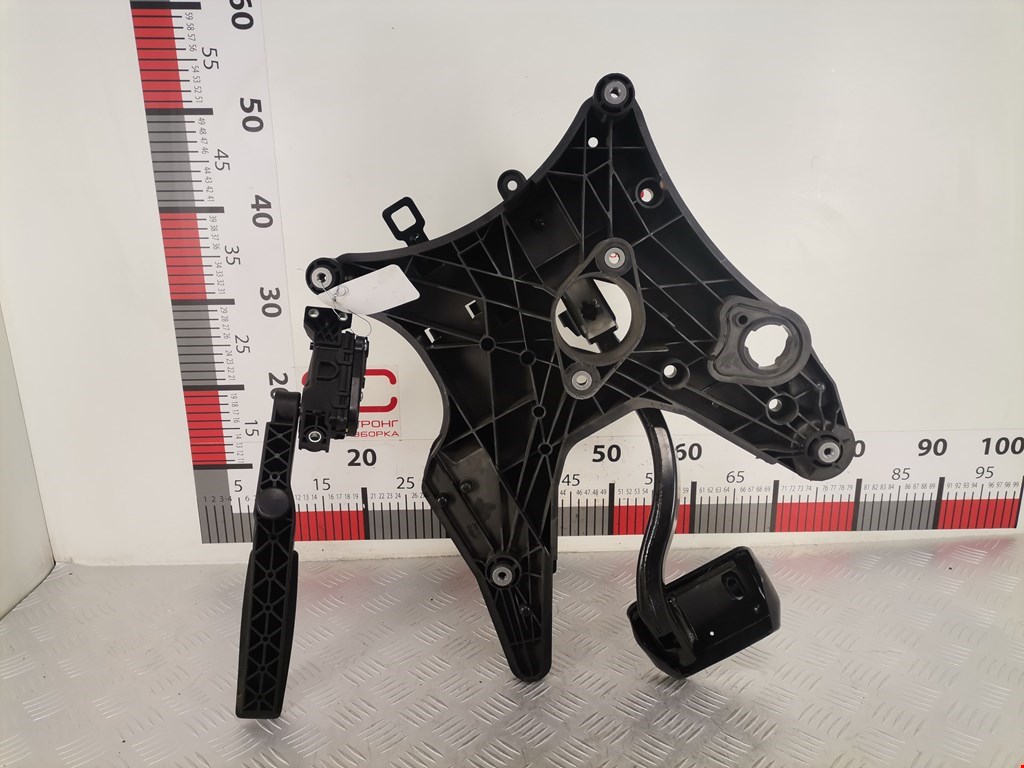 Блок педалей (педальный узел) VOLKSWAGEN Touareg 2010-2018