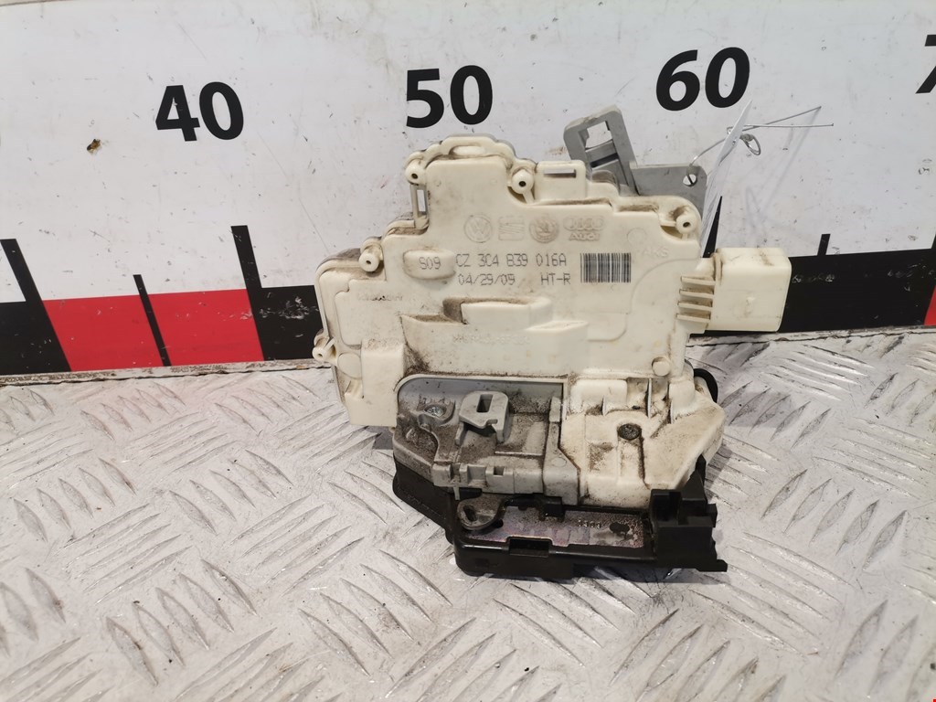 Замок двери задней правой SKODA Superb 2008-2015