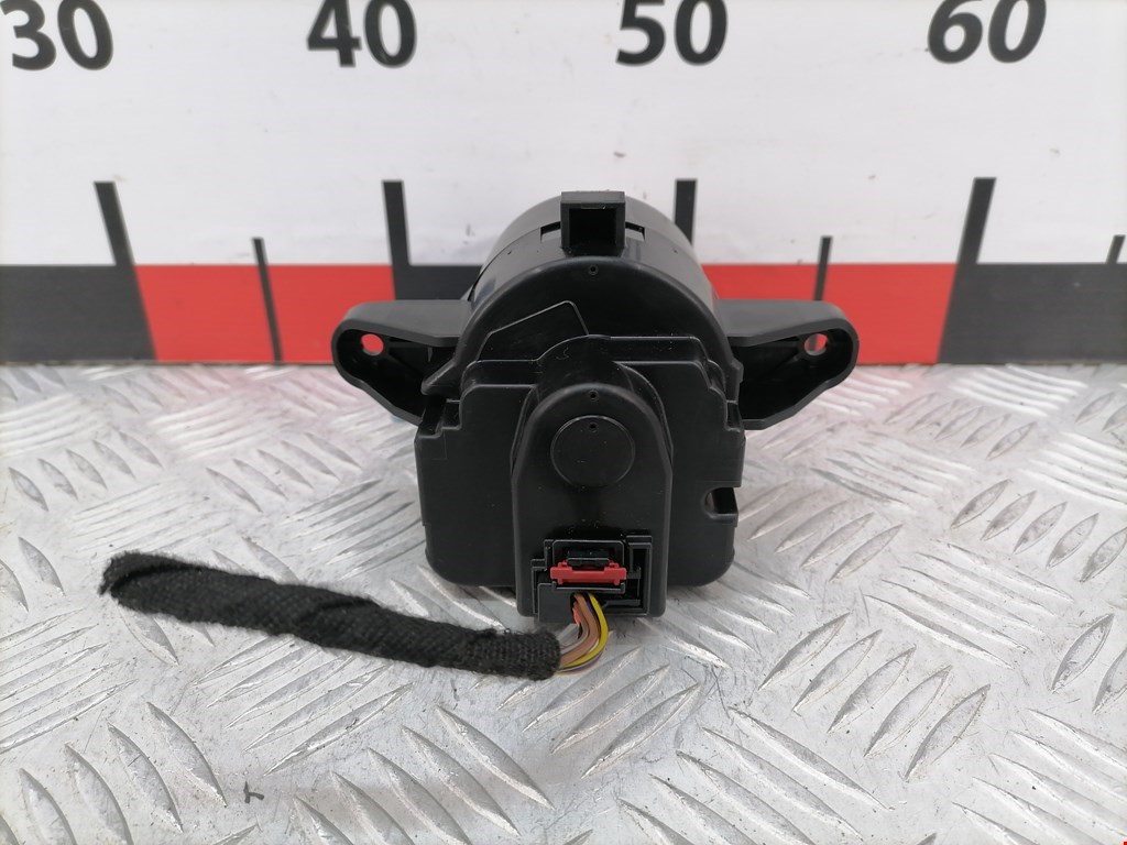 Замок зажигания VOLKSWAGEN Touareg 2010-2018