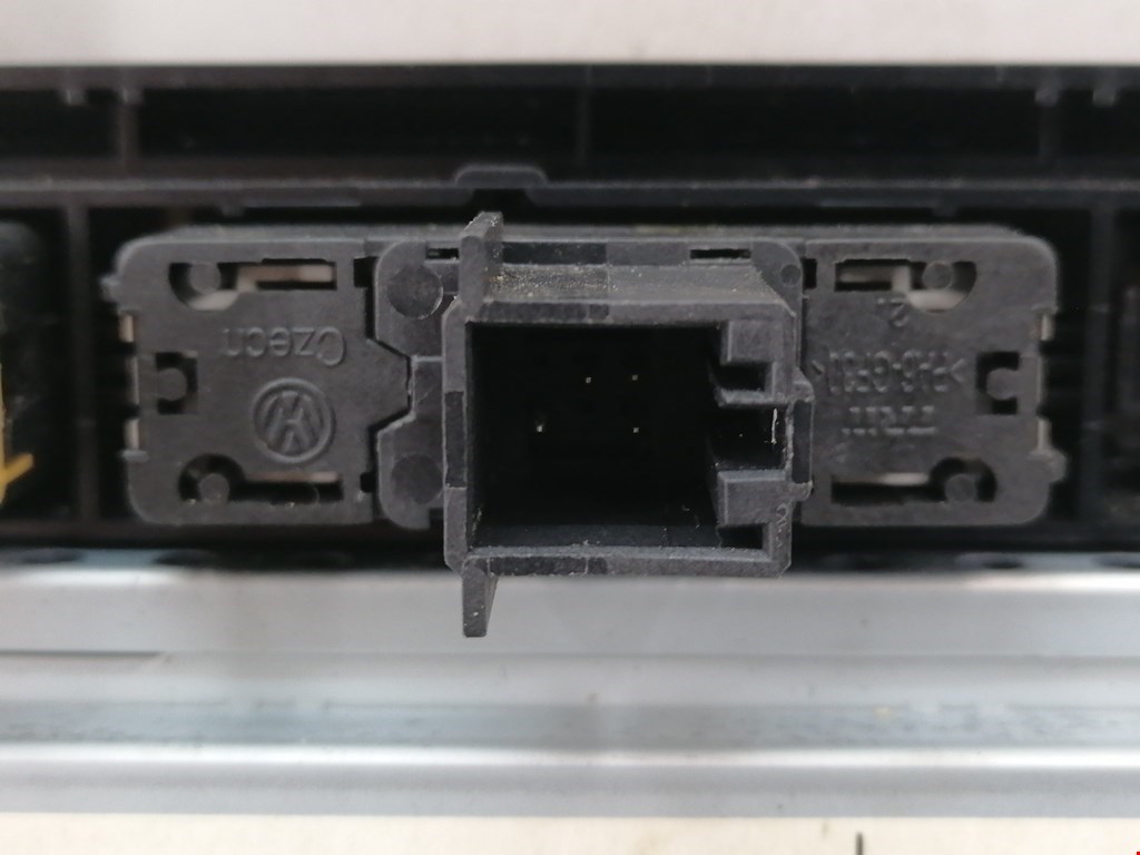 Магнитола VOLKSWAGEN Touareg 2010-2018