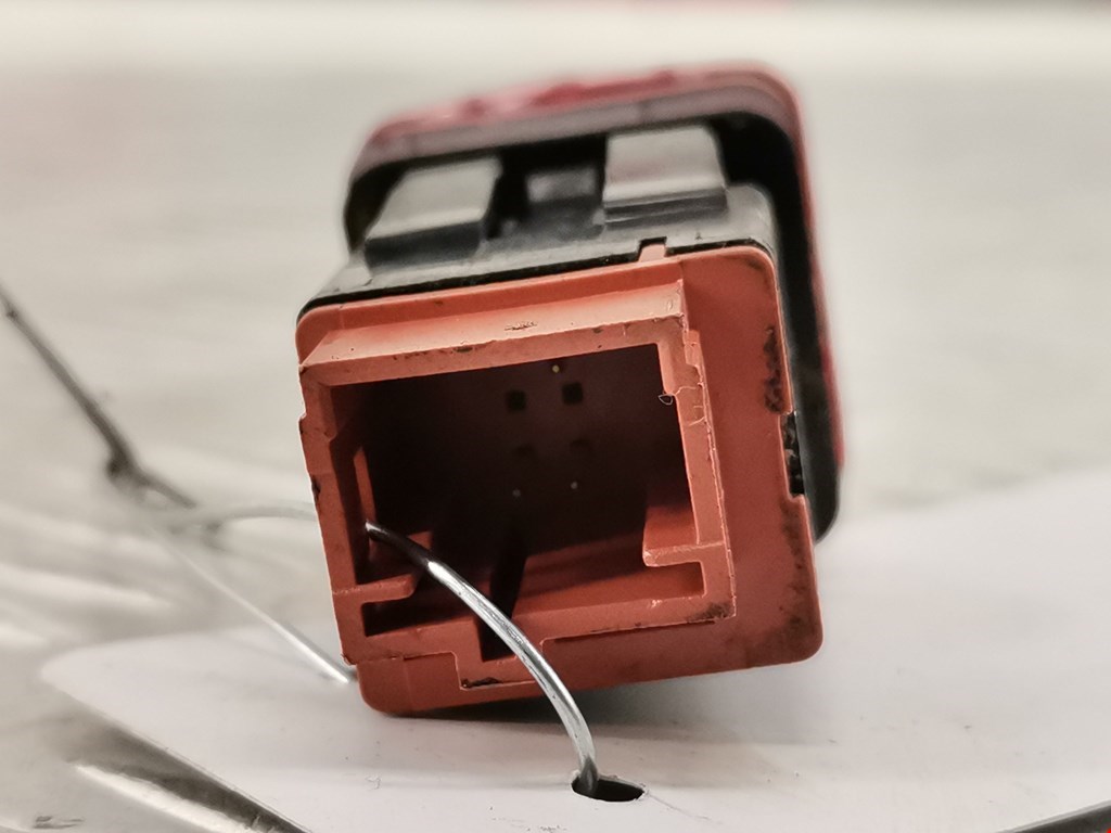 Кнопка аварийной сигнализации (аварийки) CITROEN C3 Picasso 2009-2017