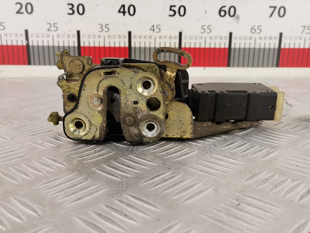 Замок двери передней правой OPEL Astra F 1991-2000
