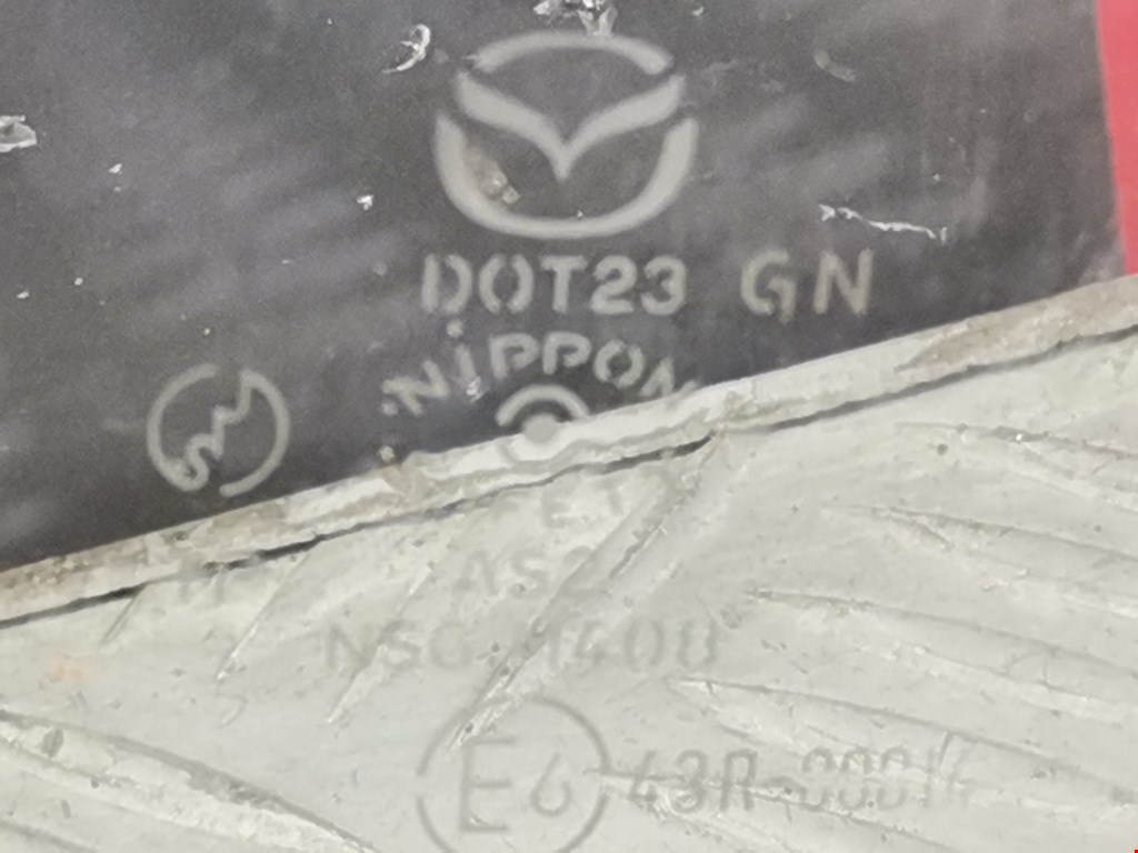 Стекло двери переднее правое MAZDA Mazda 5 CR 2005-2010