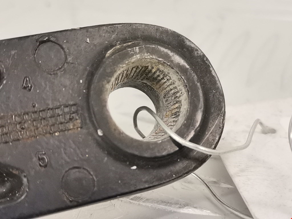 Поводок дворников передний левый/ правый PEUGEOT 607 2000-2010