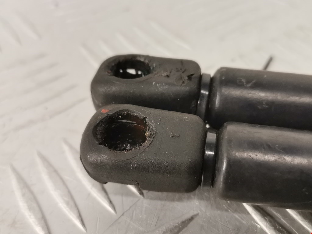 Амортизатор капота левый=правый MERCEDES-BENZ CLK-Class W208 1997-2002